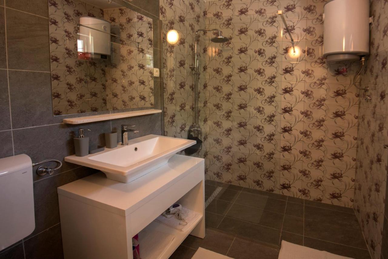 Studio Apartman Roza Ston Extérieur photo